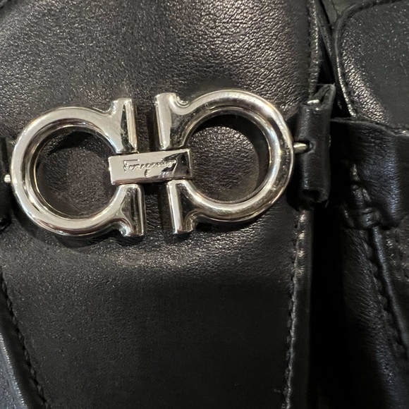 Salvatore Ferragamo loafers. - Picture 4 of 8